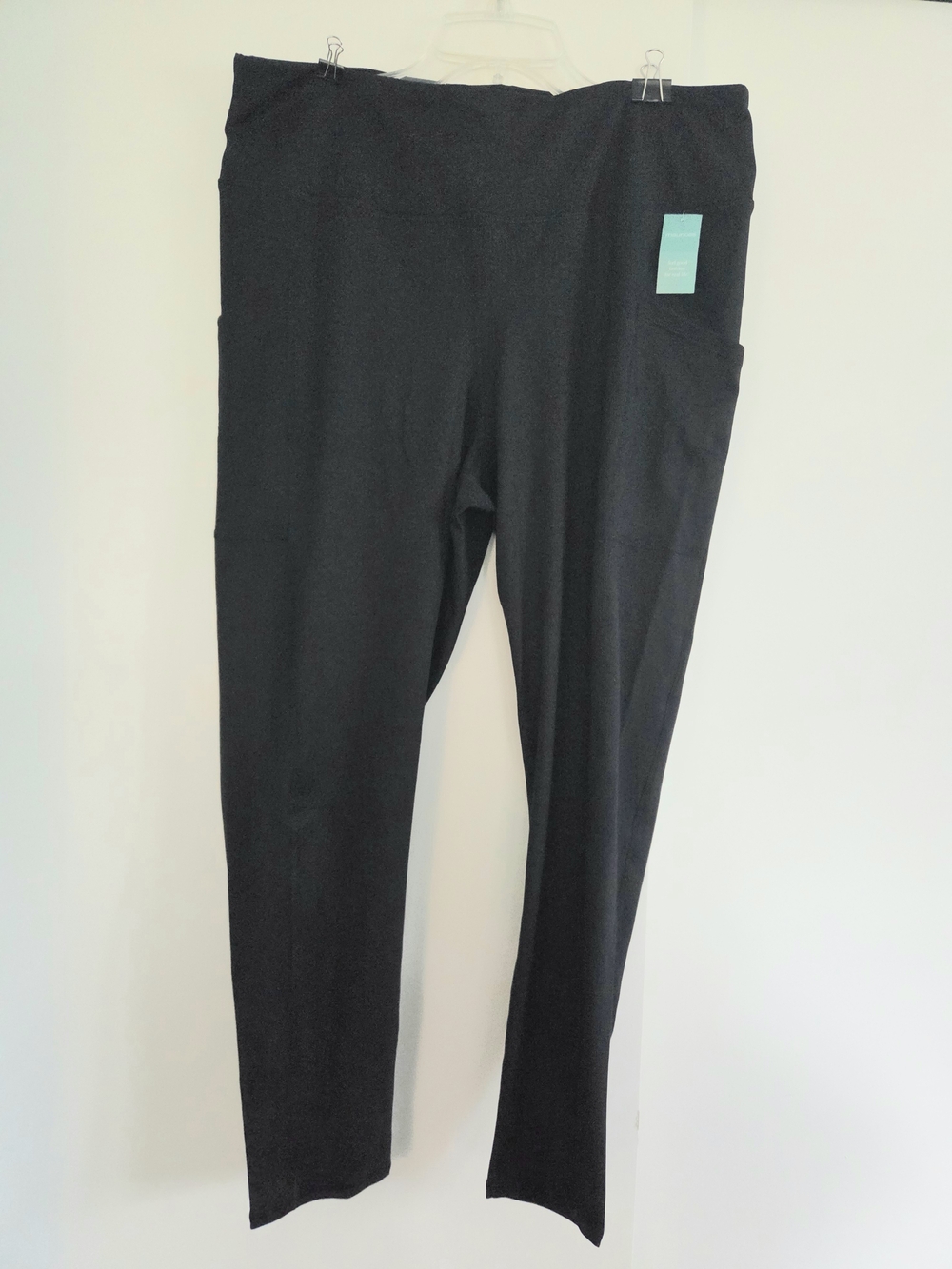 Maurices Black Woman Luxe Leggings with Side Pocket 1X Short